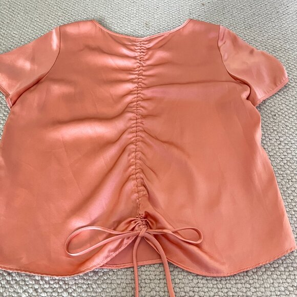 Catherine Gee silk blouse in gorgeous pink apricot color - Picture 2 of 3
